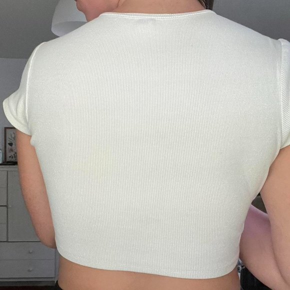 White Vintage Iamgia Graphic Crop - Picture 3 of 4